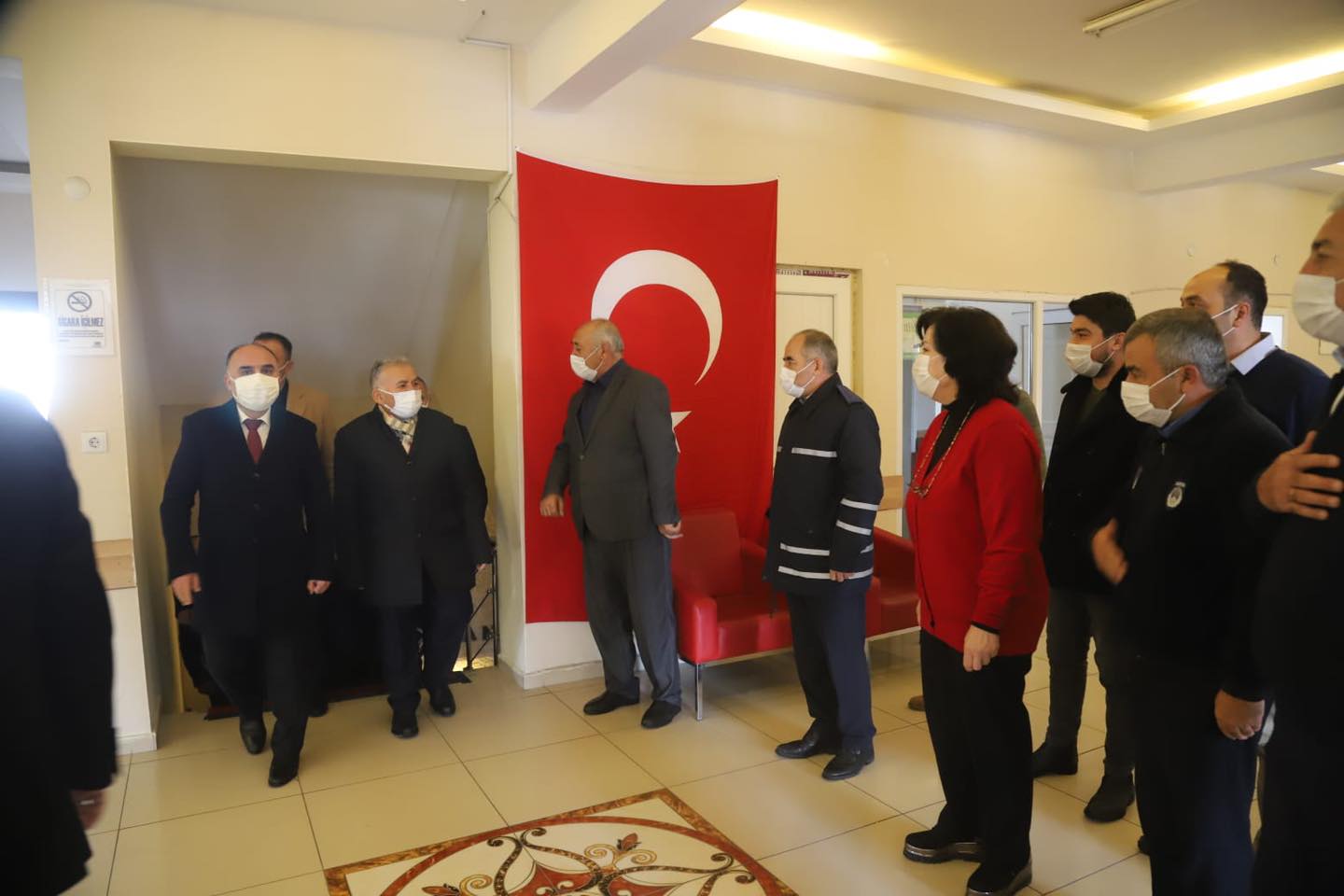 vali-gunaydin-ve-baskan-buyukkilic-deprem-bolgesinde-46