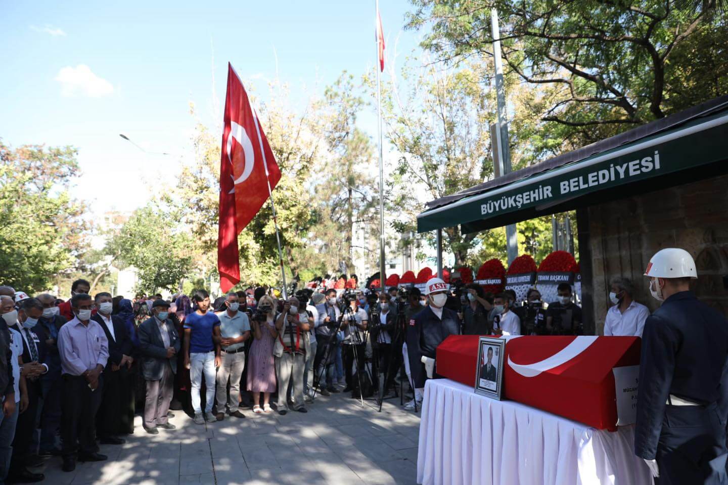 baskan-buyukkilic-idlib-sehidimizi-son-yolculuguna-ugurladi-53