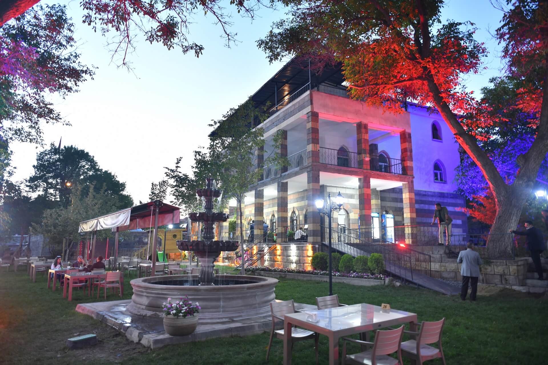 buyuksehirin-koramaz-vadisi-ile-kayseri-mutfagini-bulusturdugu-mekan-hizmete-acildi-21