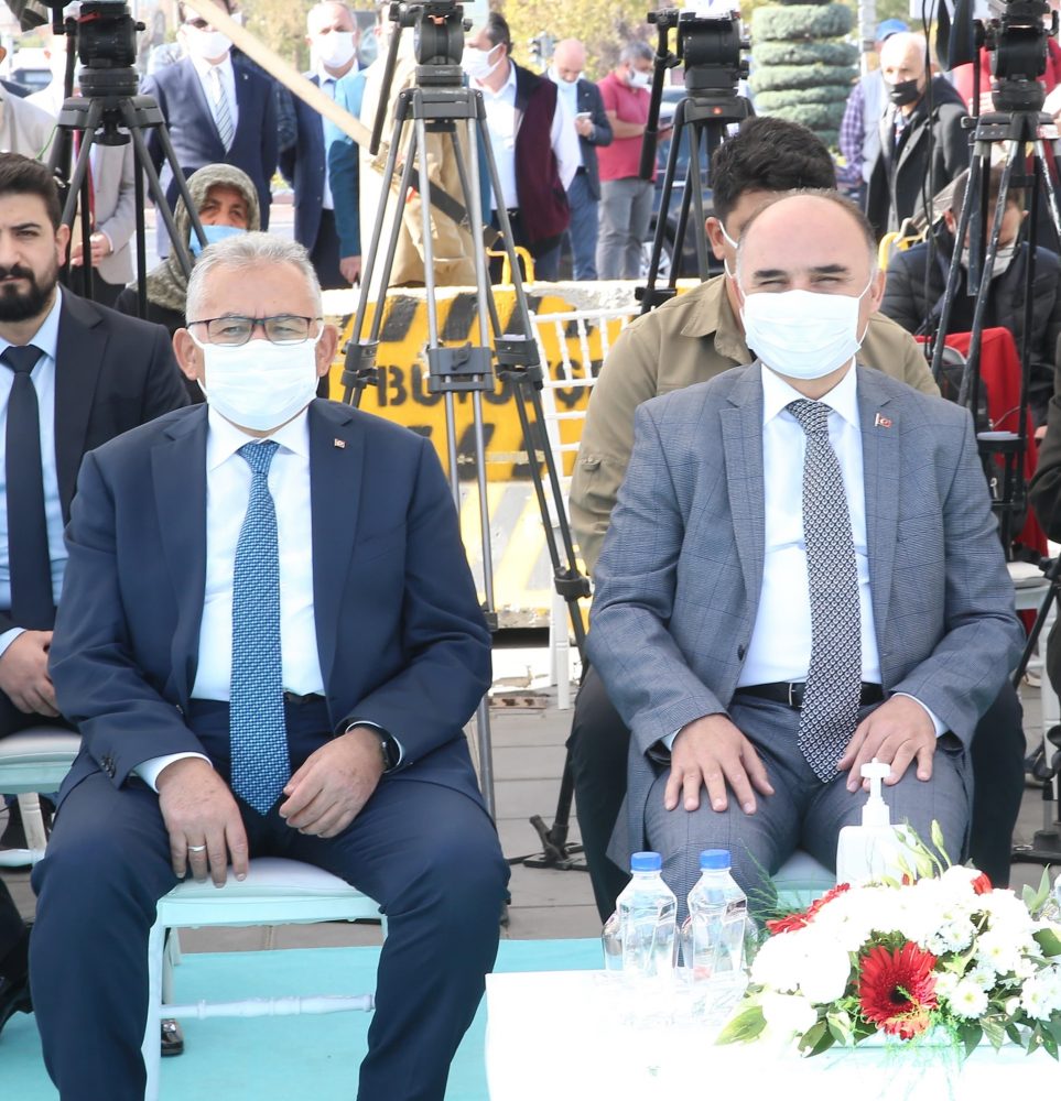 baskan-buyukkilic-ile-vali-gunaydinin-okul-pazarligi-4