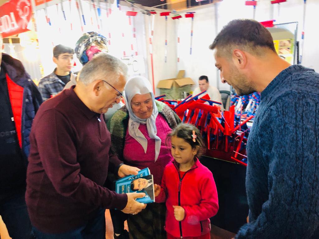 baskan-buyukkilictan-yoresel-urunler-fuari-ziyareti-55