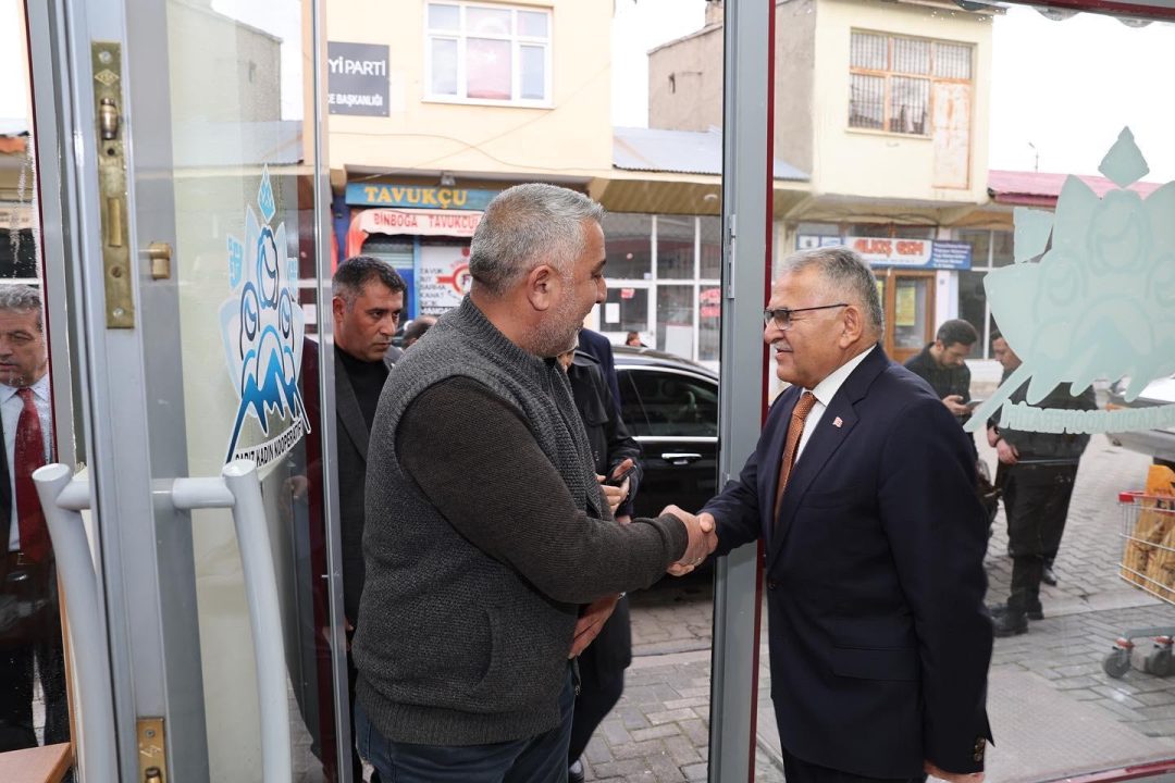 buyukkilic-sarizda-kadin-kooperatifini-ve-esnaflari-ziyaret-etti-54