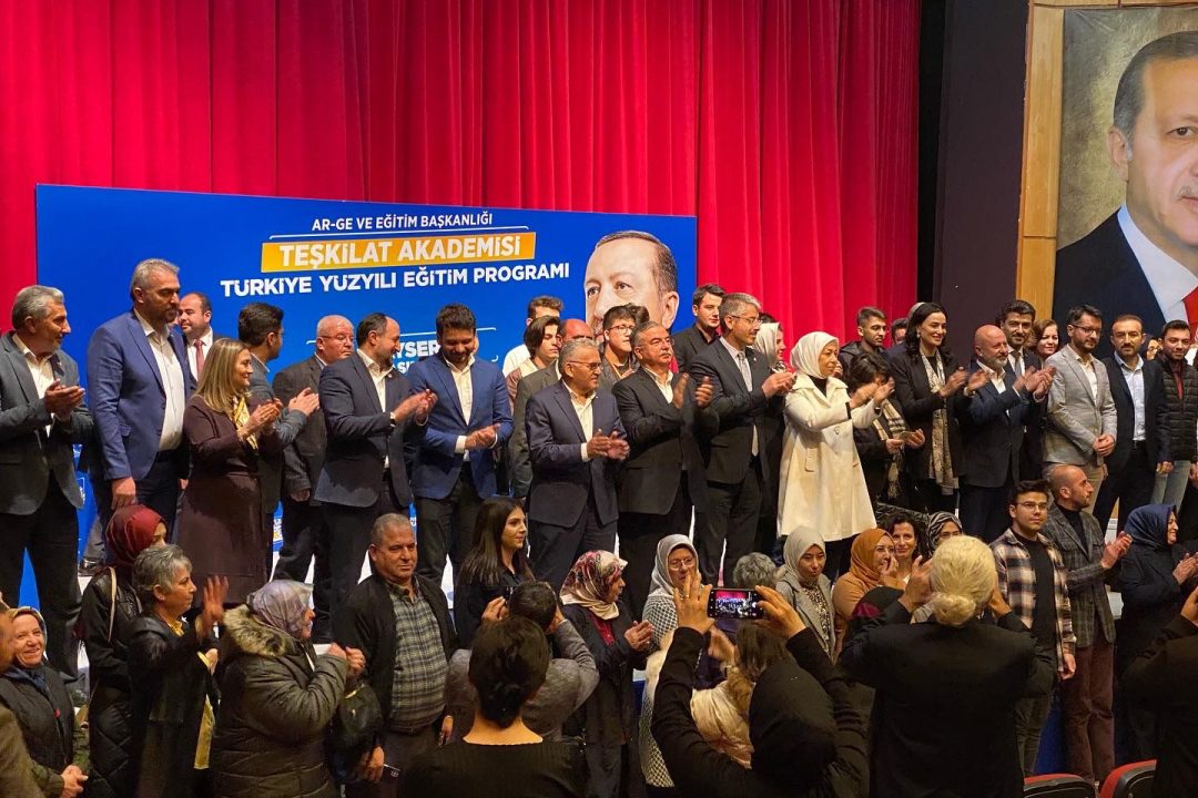 buyukkilic-teskilat-akademisi-turkiye-yuzyili-egitim-programina-katildi-44