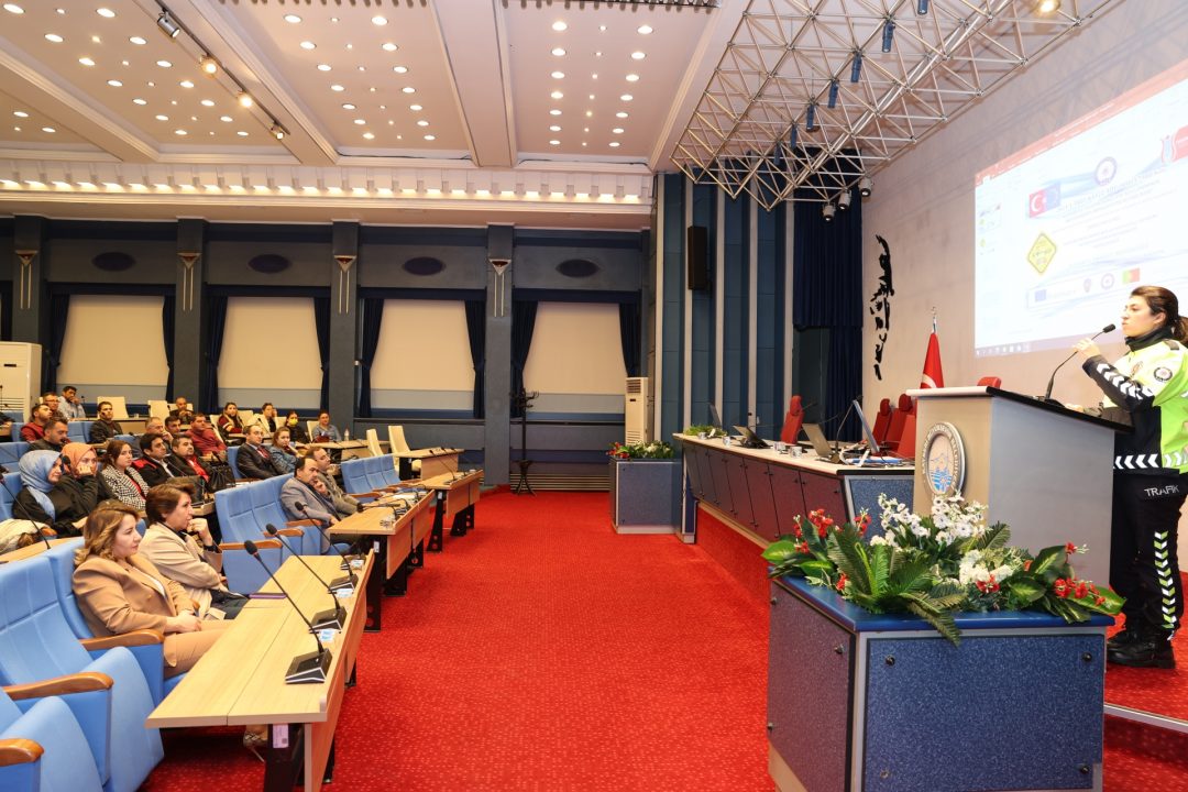 buyuksehir-ile-emniyet-isbirliginde-egitim-semineri-10