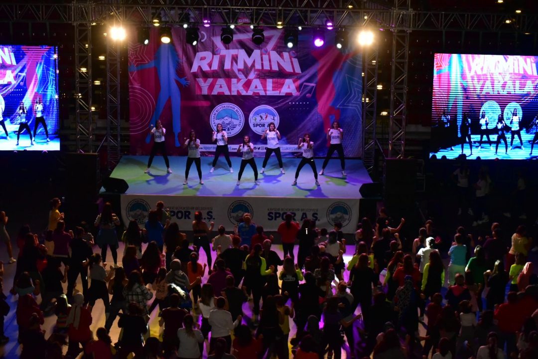 buyuksehir-spor-as-ile-yuzlerce-kadin-ritmi-yakaladi-0