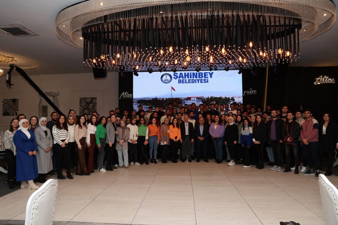 baskan-buyukkilic-kayserideki-gaziantepli-ogrencilerle-bulustu-23