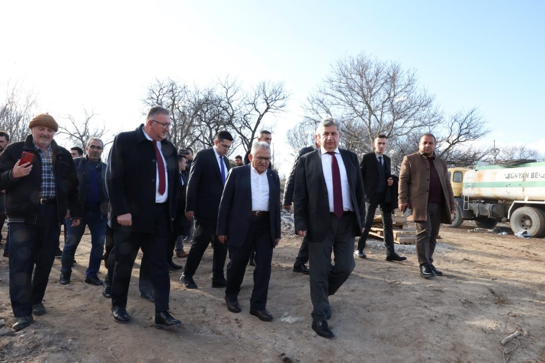 baskan-buyukkilic-tamamlanma-asamasina-gelen-cam-seyir-terasini-inceledi-54ü