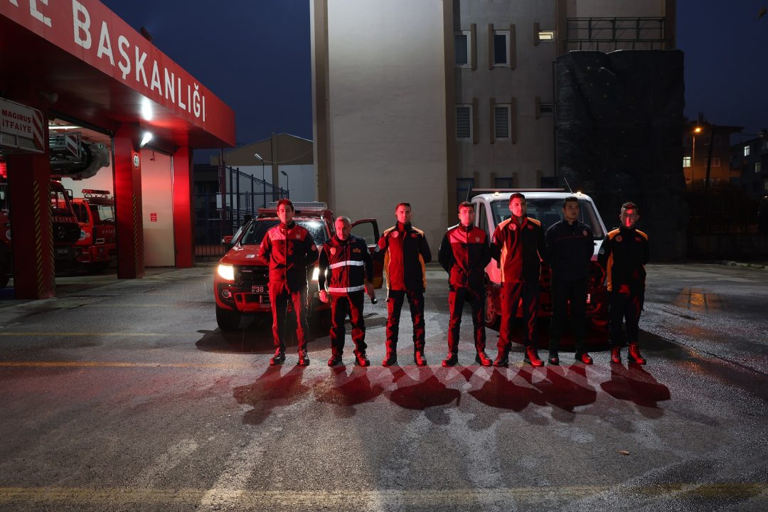 kayseri-buyuksehir-antalyada-sel-yaralarini-saracak-47